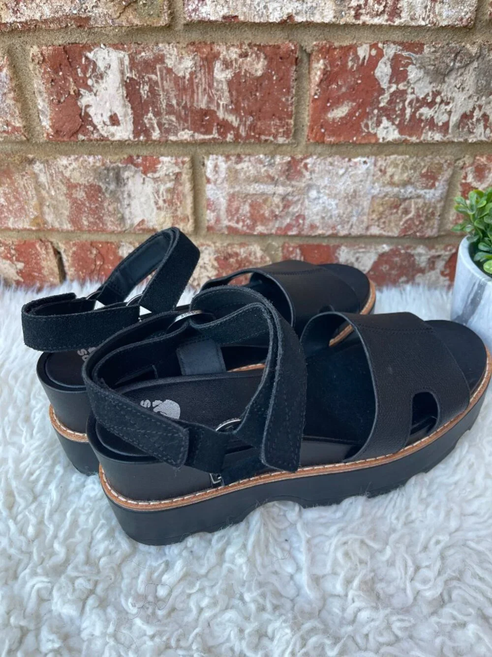 New without box Sorel Joanie IV Slingback Platform Wedge Sandal. Size 10